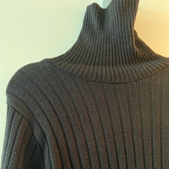BOOHOO - turtle neck long sleeve mini sweater dress - Picture 2 of 3